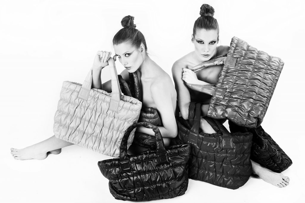 Modne i gustowne torebki Versace