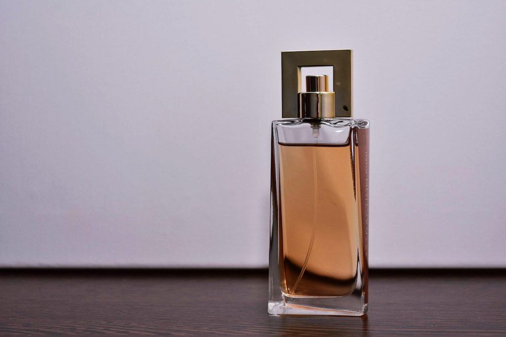 Perfumy damskie rozlewane – jak wybrać te najlepsze?
